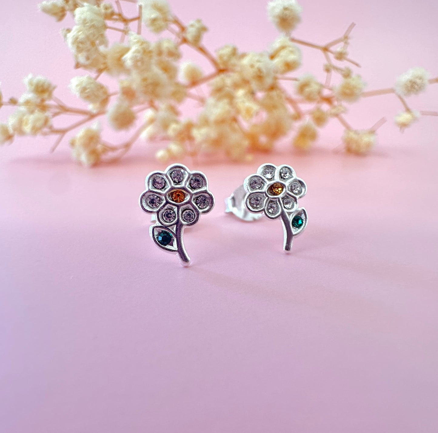 925 Sterling silver Diamanté Daisy flower stud earrings.