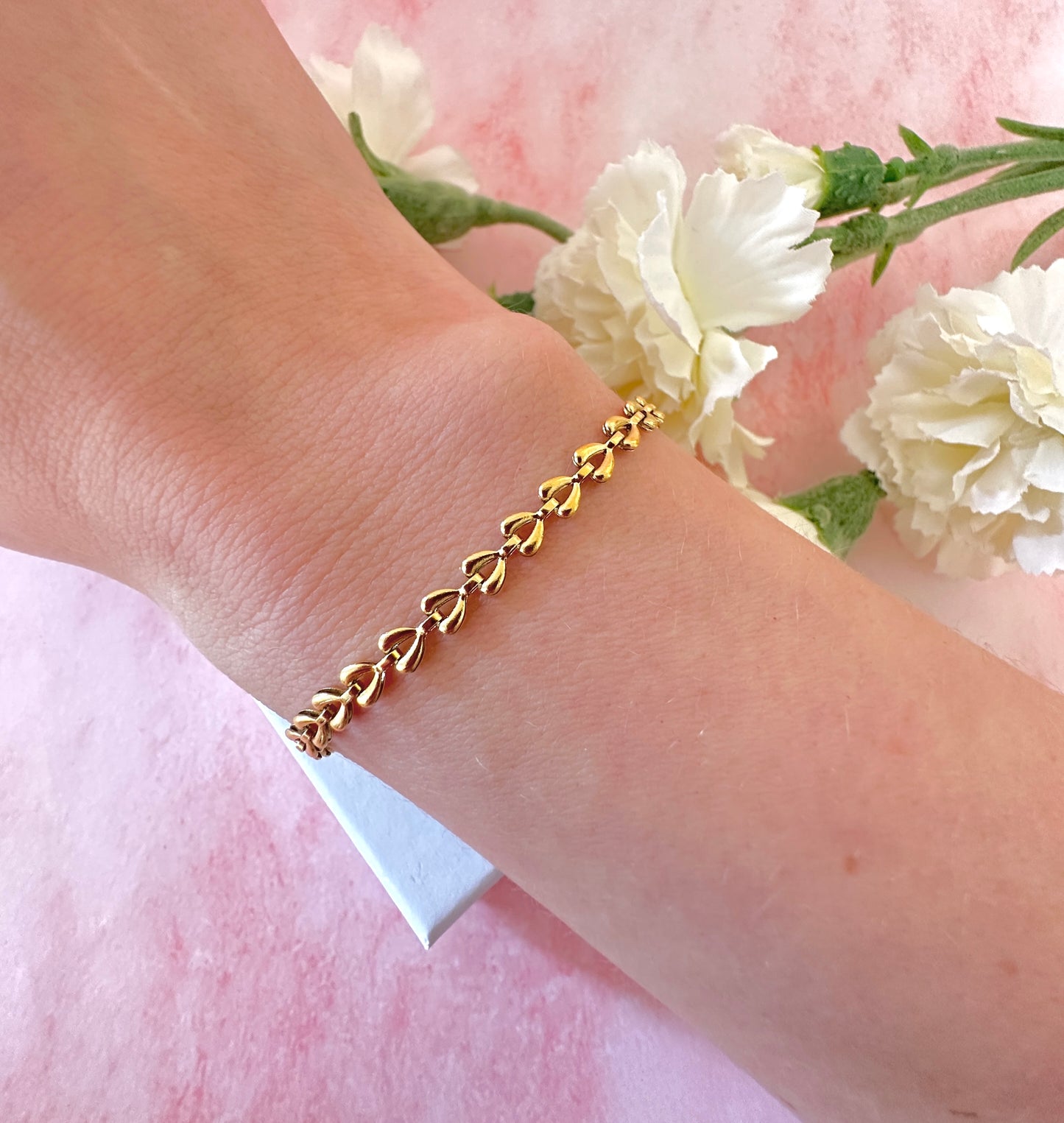 Gold Heart Link bracelet.